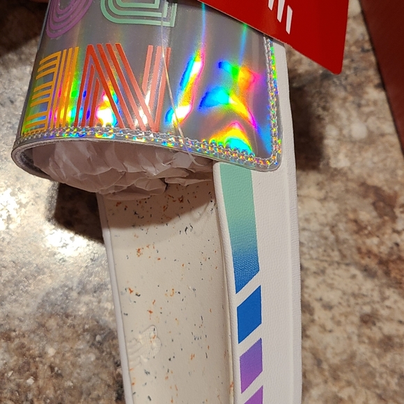 New balance pride slides - Picture 2 of 5